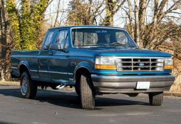 Ford repair service by Schindler's Garage in Floyds Knobs IN. Ford service truck parked outside